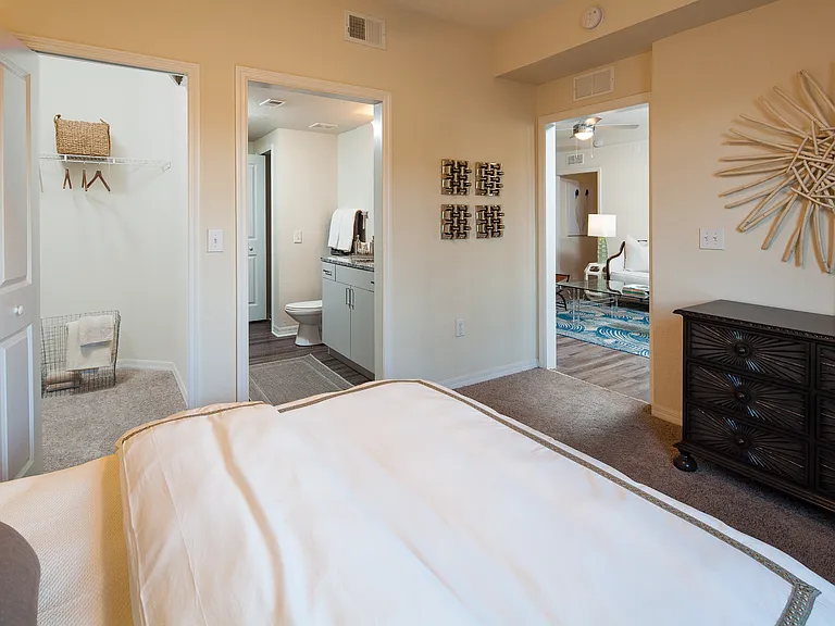 Cortland Portofino Place — Photo 19
