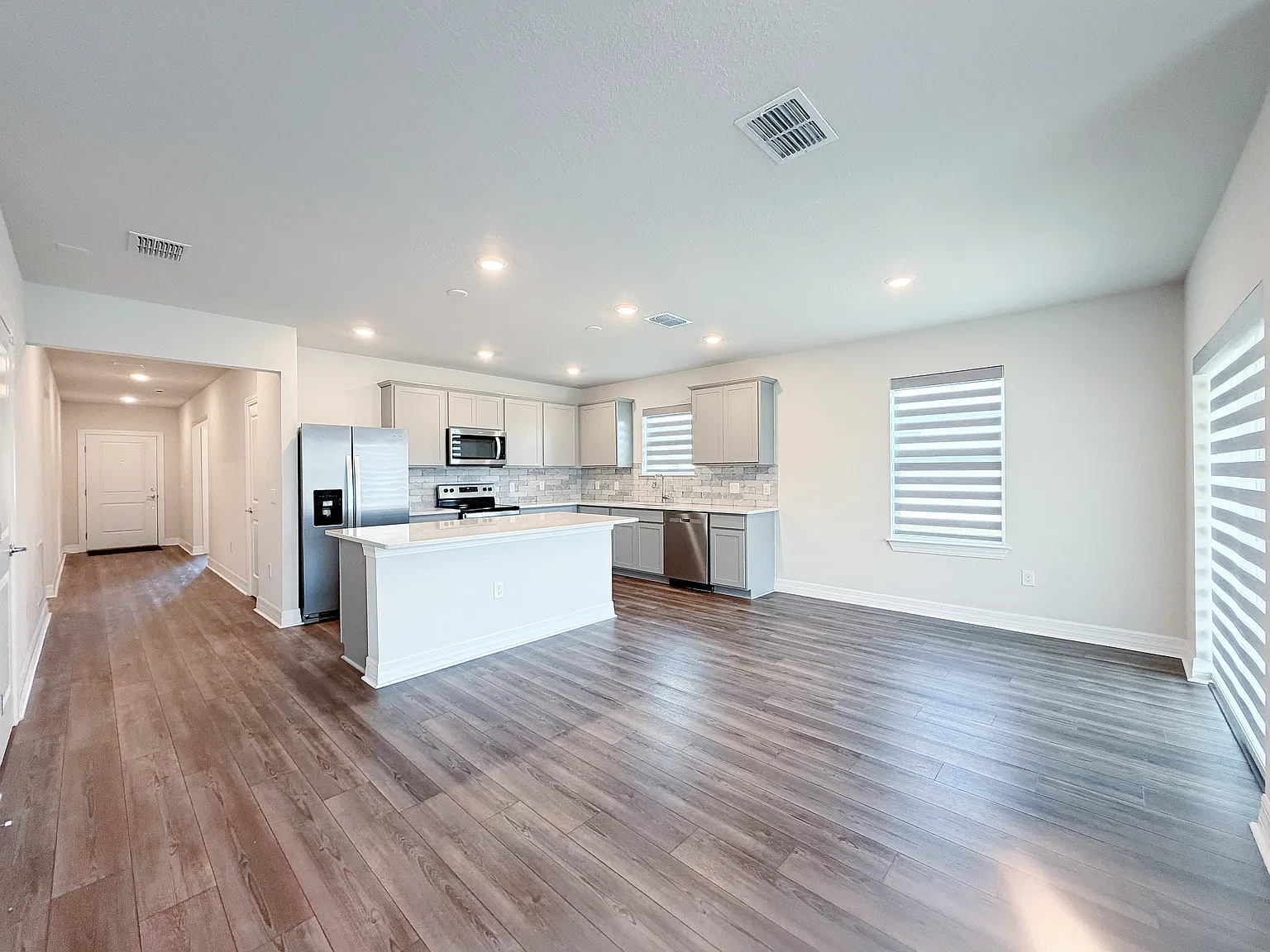 4 bed, 1828 sqft, $2,100 — Photo 4