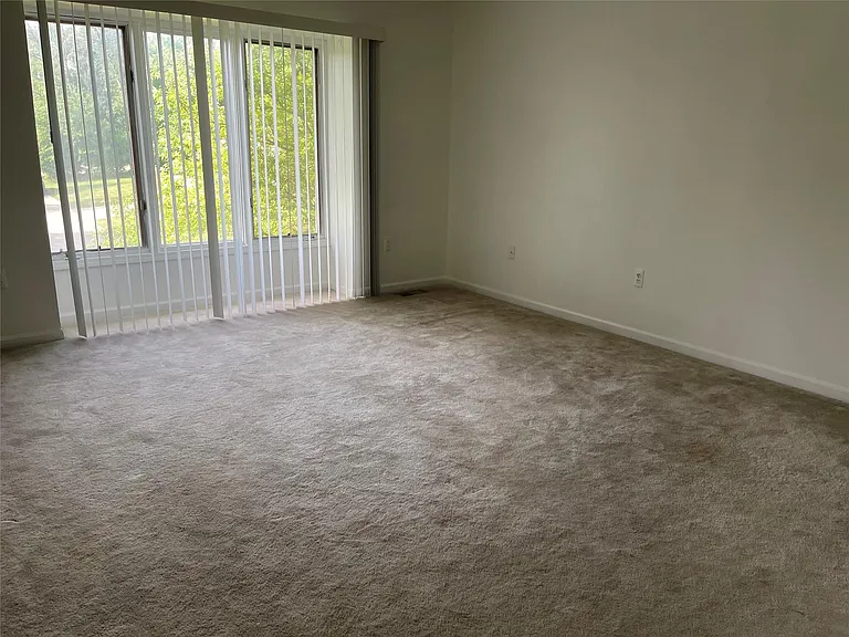 6330 Odessa Dr — Photo 32