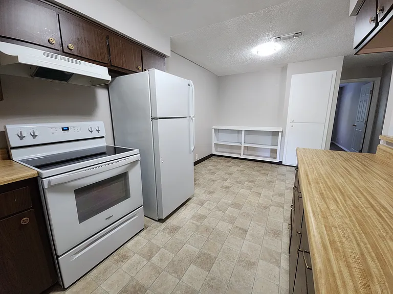 55 Mina Ave #D — Photo 6
