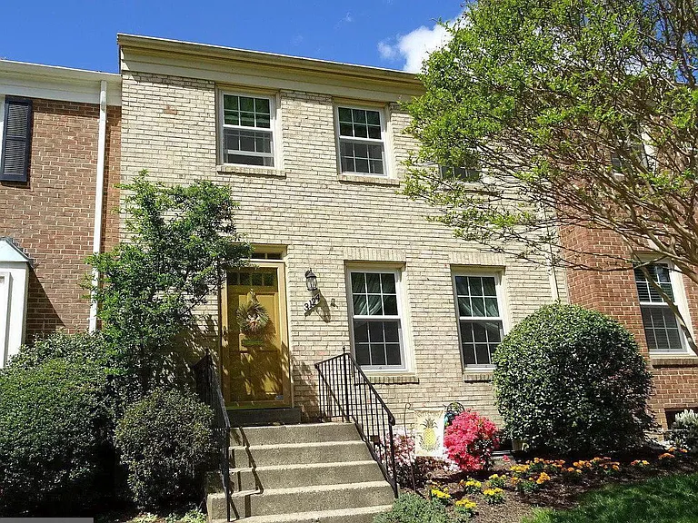 3124 Barnard Ct — Photo 1