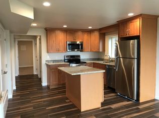 3244 35th Ave SW #B, Seattle, WA 98126