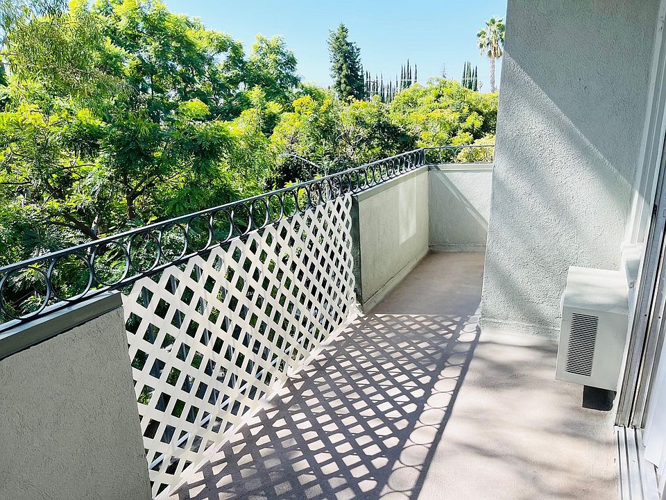 1st image of 7533 Lexington Ave #310