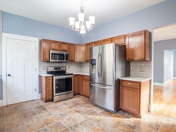5th image of 715 Delta Ave