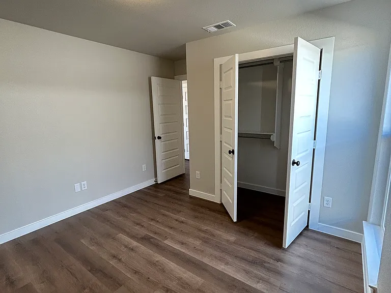 Middle Bedroom