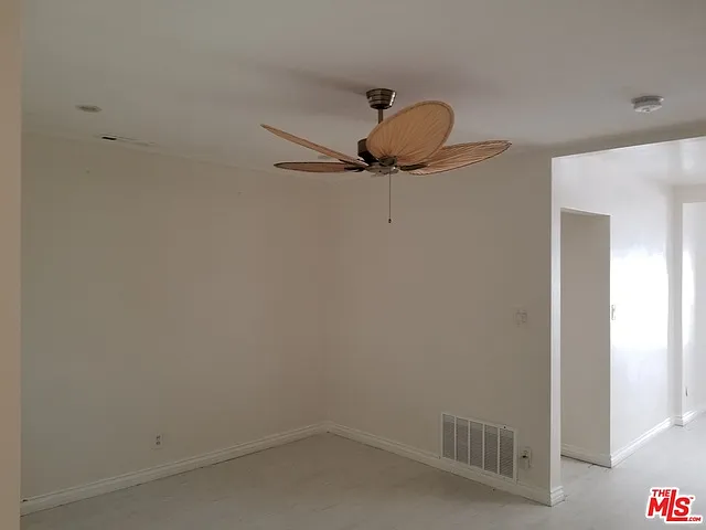 3 bed, 2.0 bath, 1310 sqft, $4,395 — Photo 3