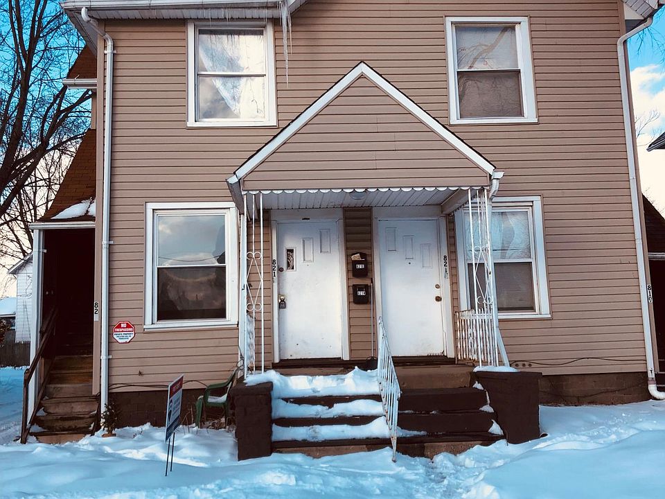 1st image of 821 W 7th St NW