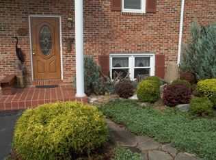 666 S Cedar St, Lititz, PA 17543