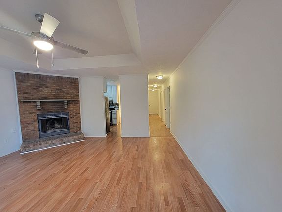 5th image of 1084 Summer Brook Rd