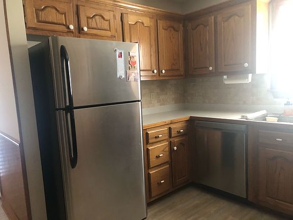 3rd image of 111 N Rienzi Dr