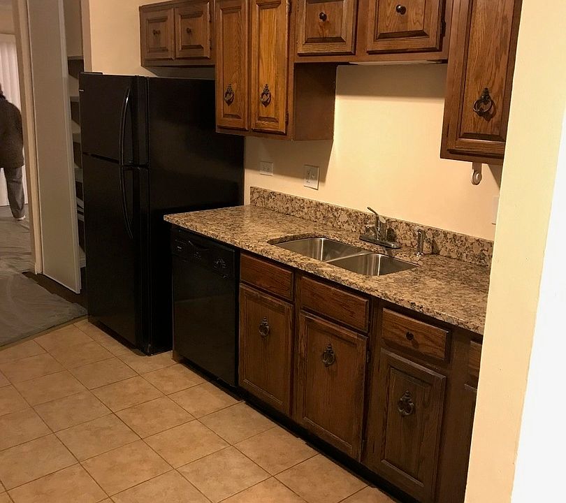 1st image of 2304 Windsor Ln