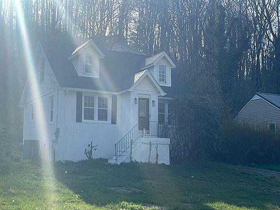 3rd image of 2606 Grassy Branch Rd