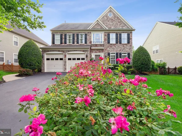 22121 Highview Trail Pl, Ashburn, VA 20148