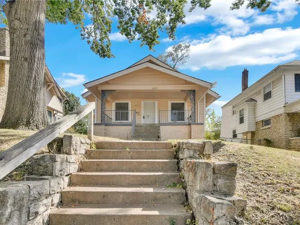 1527 E 50th Ter, Kansas City, MO 64110