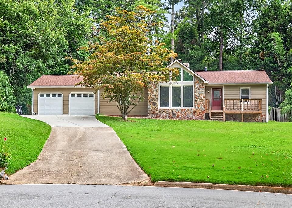 1st image of 382 Quail Hollow Dr