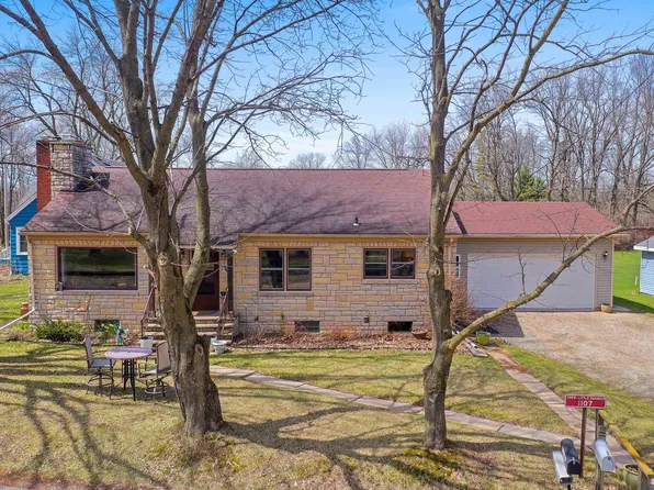 1107 Grosse Rd, Little Suamico, WI 54141