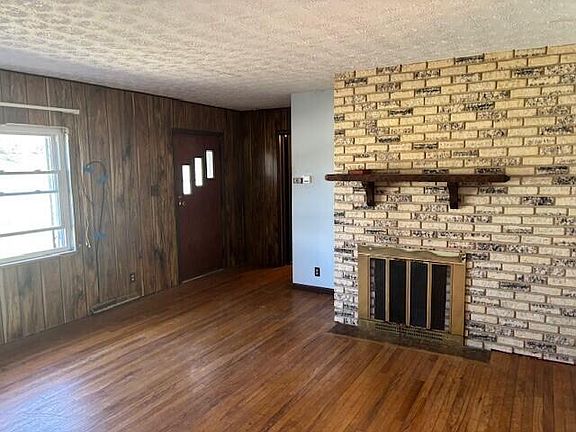 4th image of 2319 Amsterdam Rd