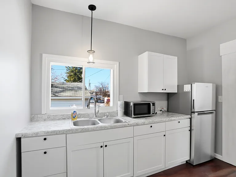 516 S Madriver St — Photo 13