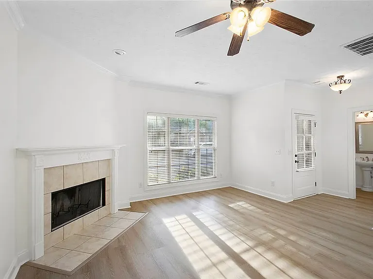 1630 Academy Dr #608 — Photo 2