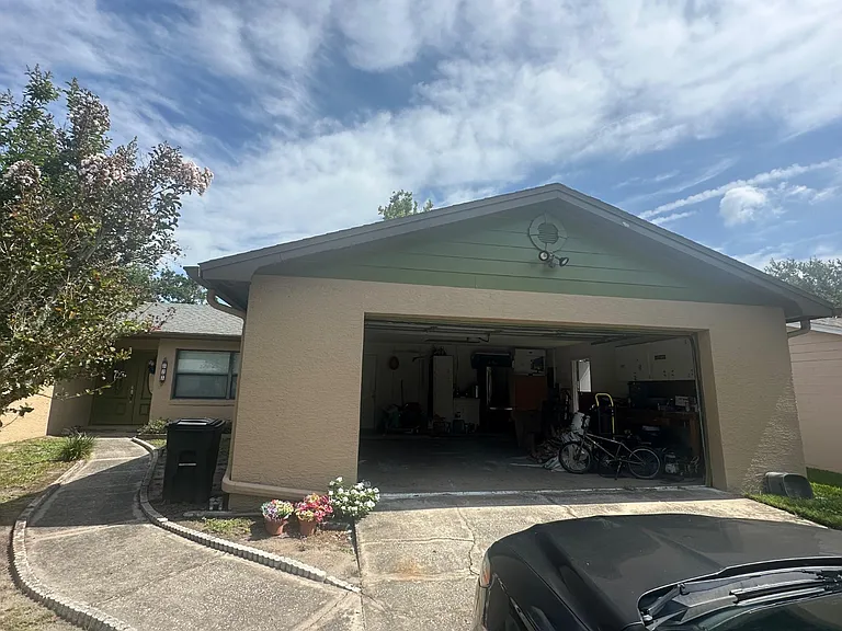 Front view /dbl car garage