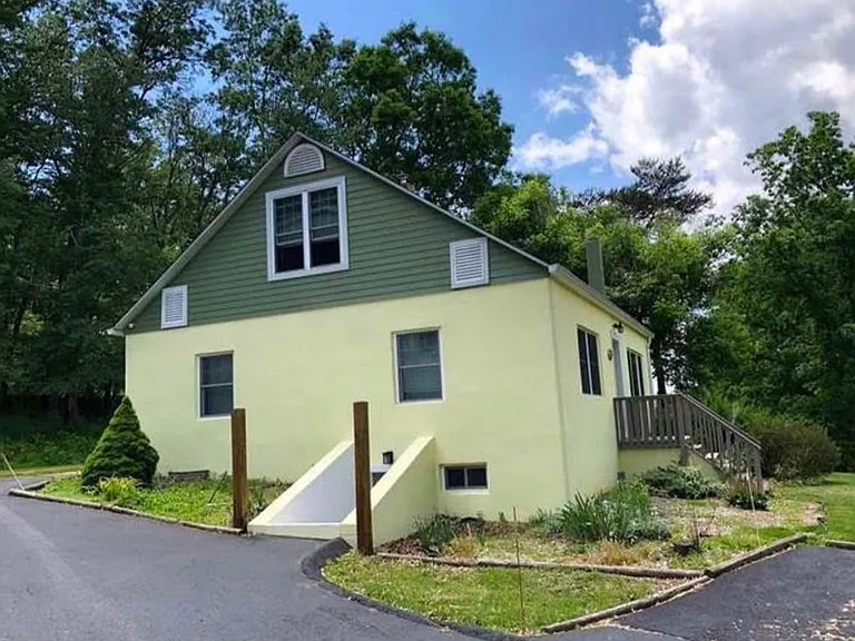 1855 Merrimac Rd — Photo 3