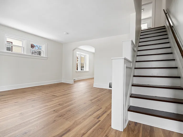 378 Cross St — Photo 13