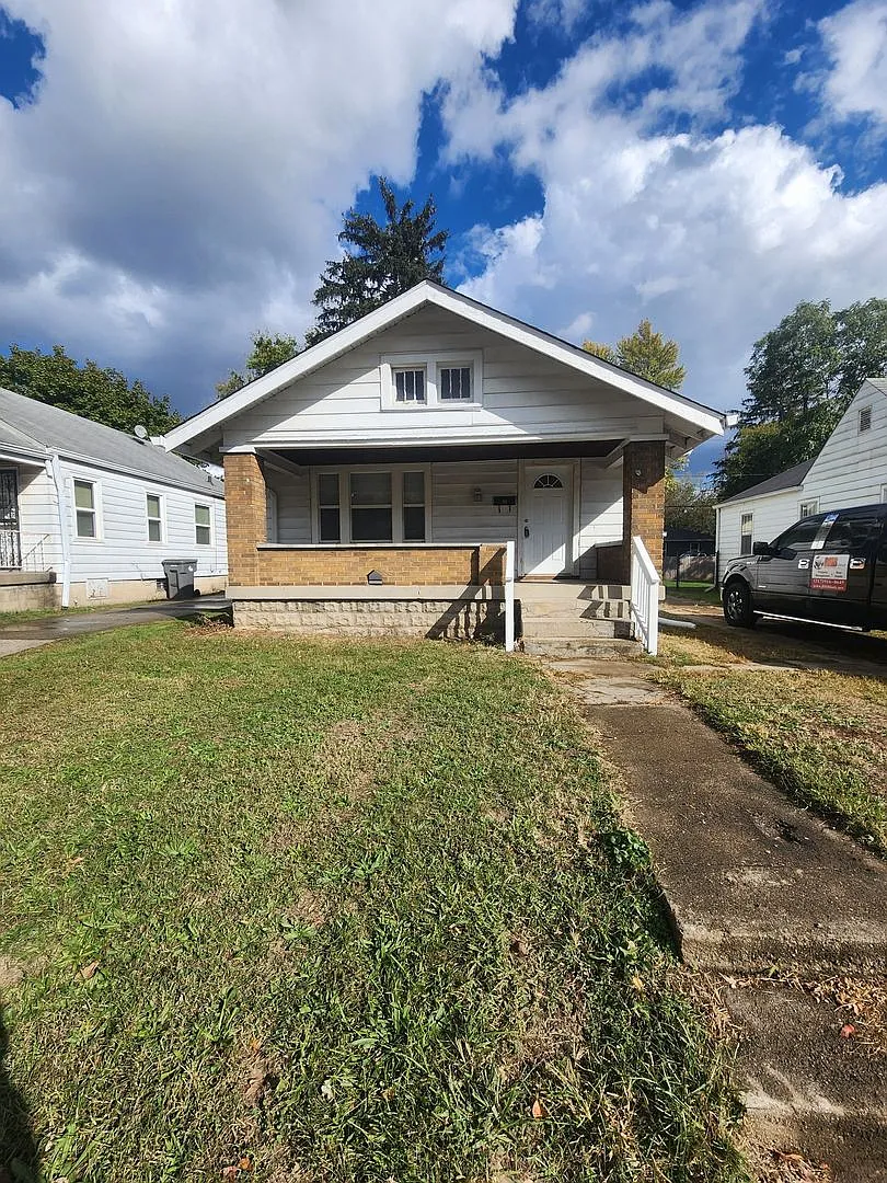 Updated Two Bedroom Single Family Home near Concord and 16th - Westside — Photo 1