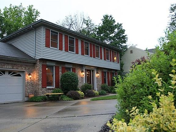 3rd image of 7815 Stoneleigh Ln