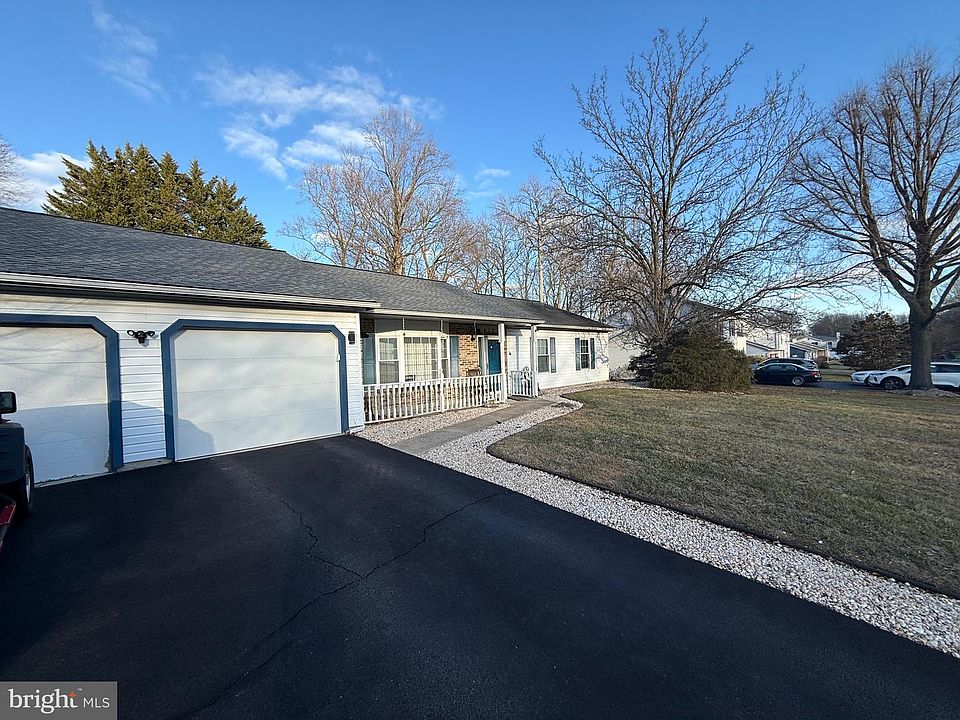 2nd image of 415 Wooddale Ave