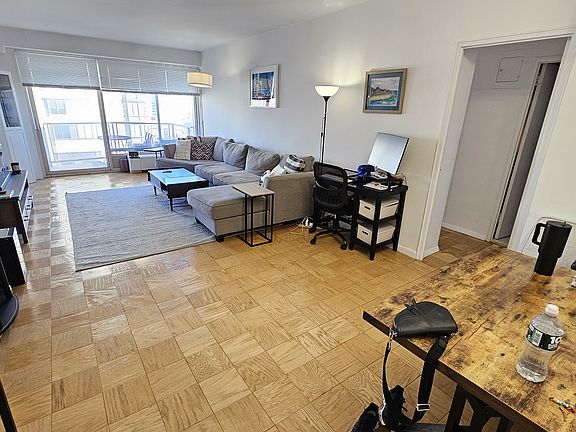 3rd image of 200 E 64th St APT 28C