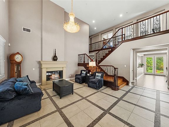 3rd image of 3715 Elderberry Cir