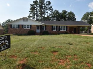 501 Hemlock Dr, Boiling Springs, SC 29316
