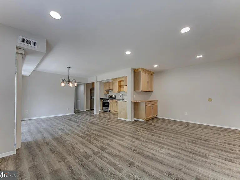 2904 Kings Chapel Rd #9 — Photo 2