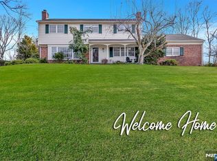 291 Briarwood Dr, Wyckoff, NJ 07481