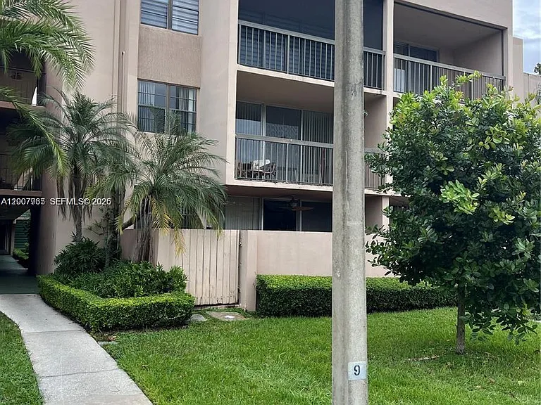 10525 SW 112th Ave #114 — Photo 1