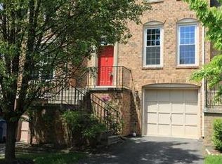 4210 Sleepy Lake Dr, Fairfax, VA 22033