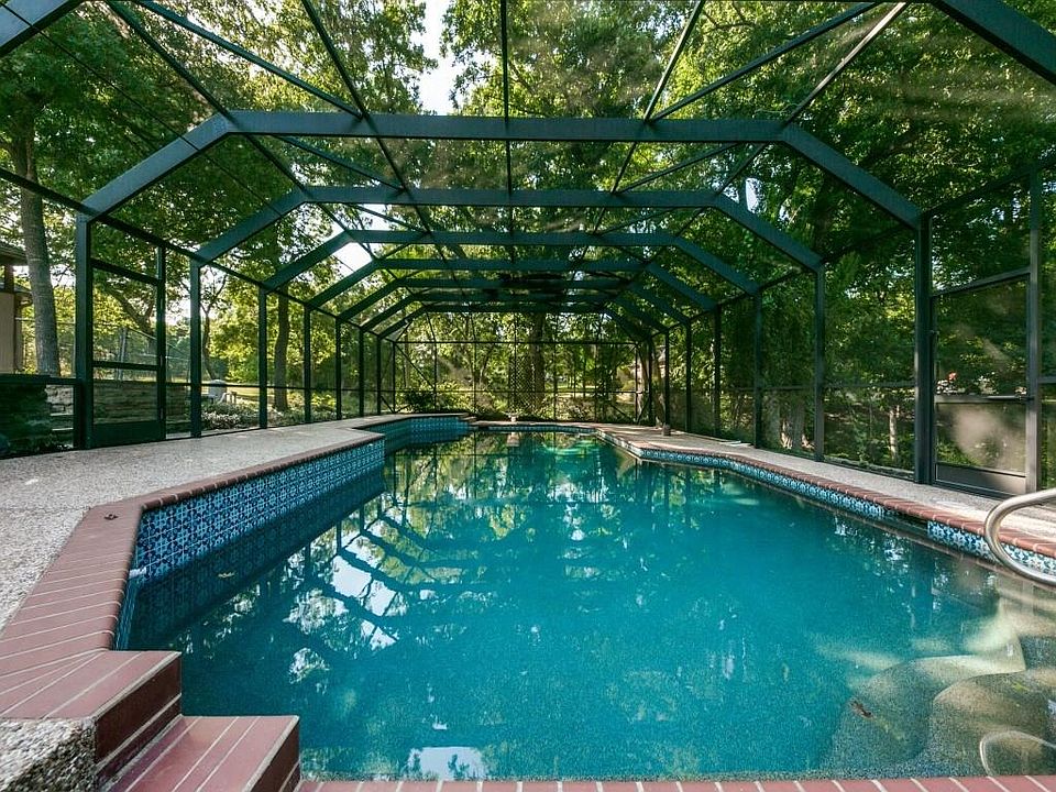 1st image of 128 Keowee Cir