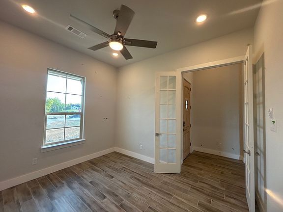 4th image of 800 Monterrey Cir
