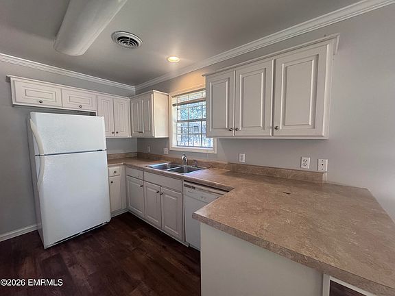 3rd image of 712 N Hills St #B