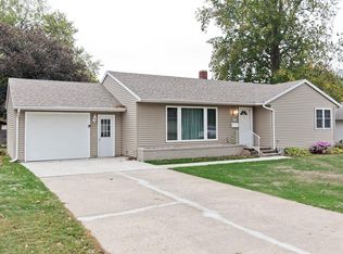 112 N 9th Ave, Vinton, IA 52349