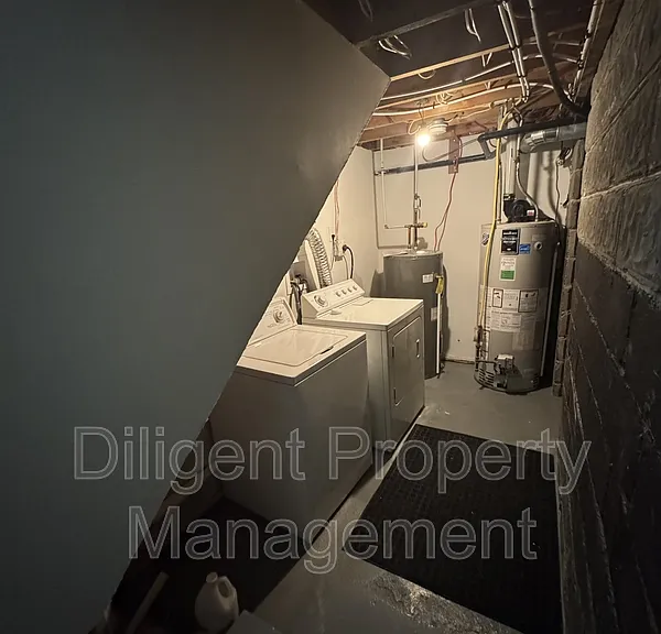736 Stormont St #LOWER — Photo 29