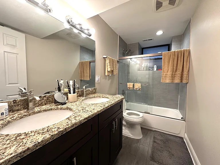 1218 W Diversey Pkwy #G — Photo 8