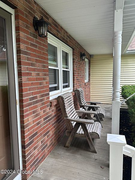 4th image of 13 Chestnut Lane