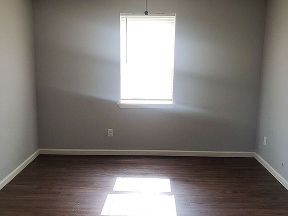 2nd image of 957 S Wellington St #2