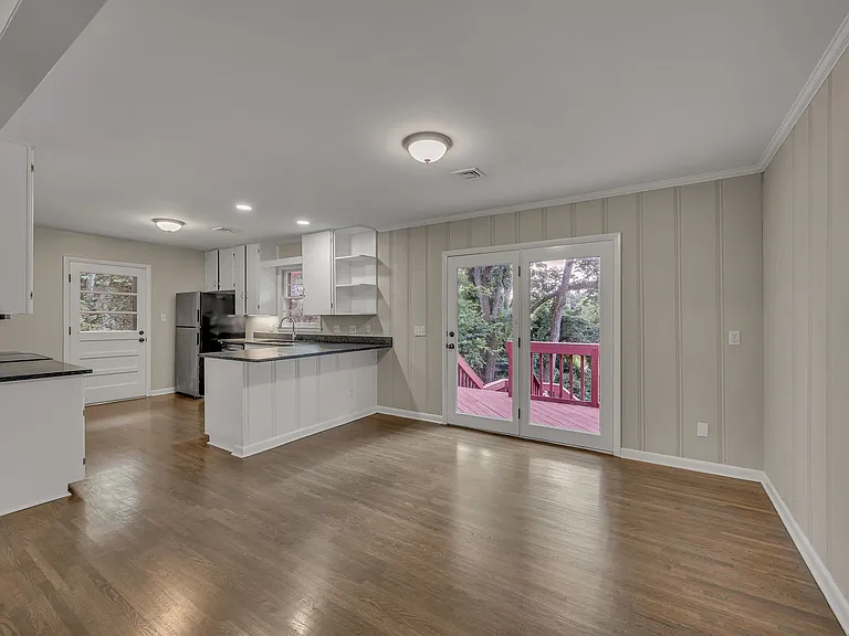 4917 Salem Dr — Photo 12