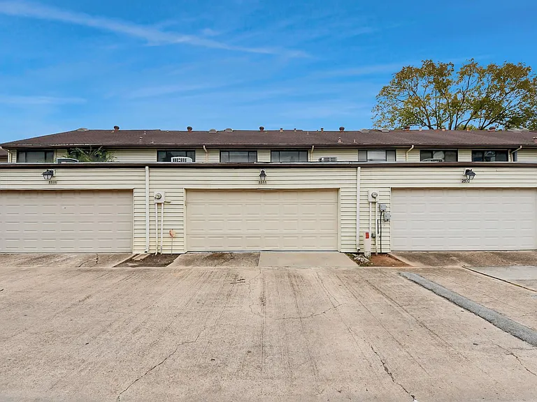 2588 Bering Dr — Photo 35
