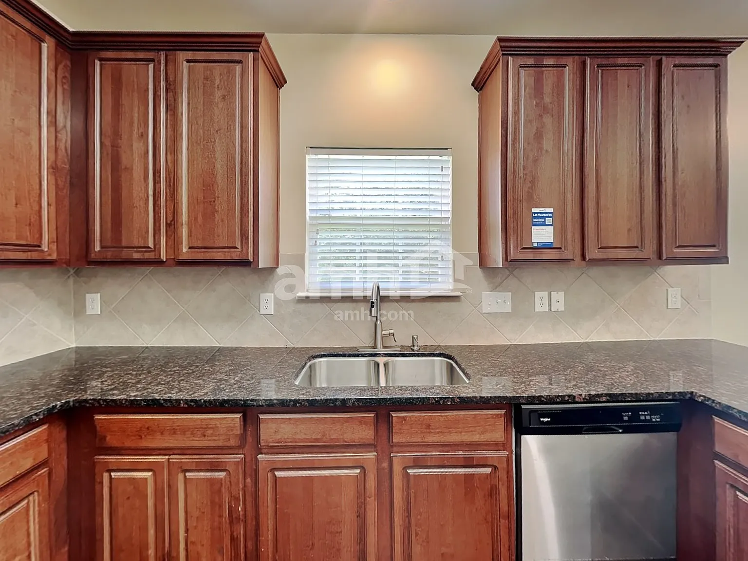 4 bed, 2.5 bath, 2274 sqft, $2,455 — Photo 4