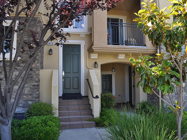3429 Monaghan St — Photo 12