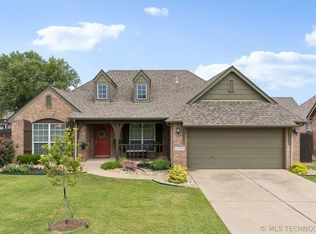 10709 S Olmsted St, Jenks, OK 74037