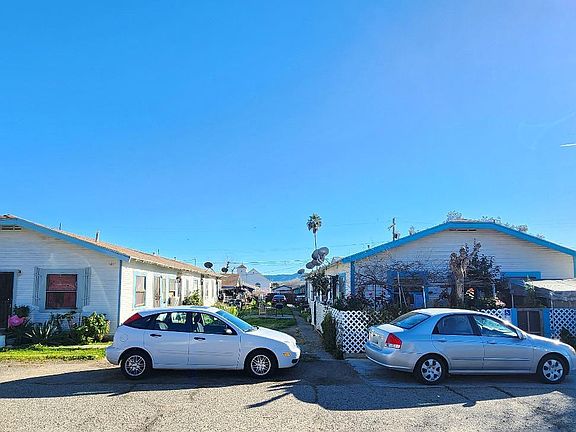 3rd image of 524 E Fresno St
